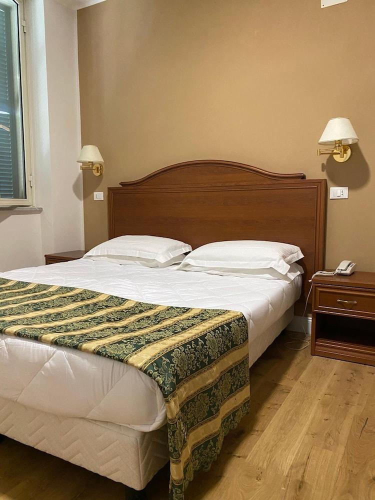 אריצ'ה Hotel Villa Aricia מראה חיצוני תמונה