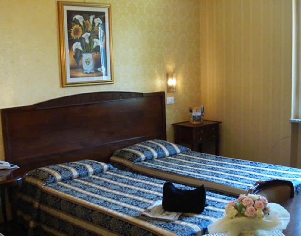אריצ'ה Hotel Villa Aricia מראה חיצוני תמונה
